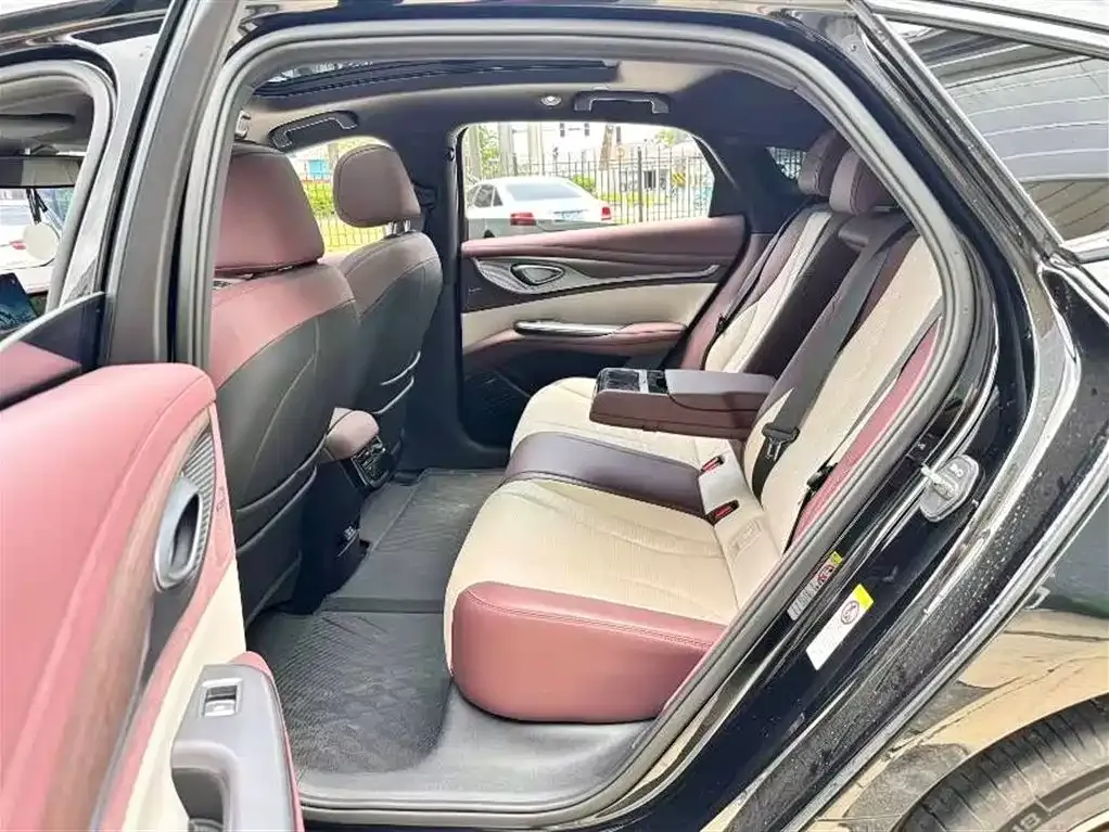 BYD Seal — фото 10