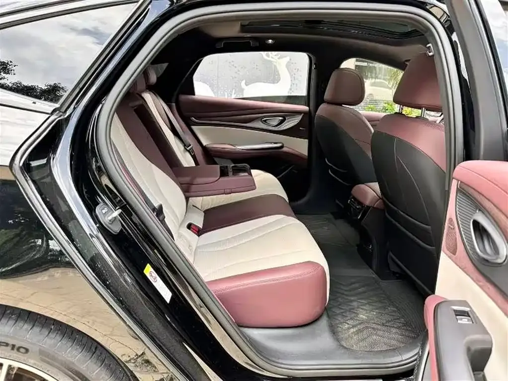 BYD Seal — фото 8