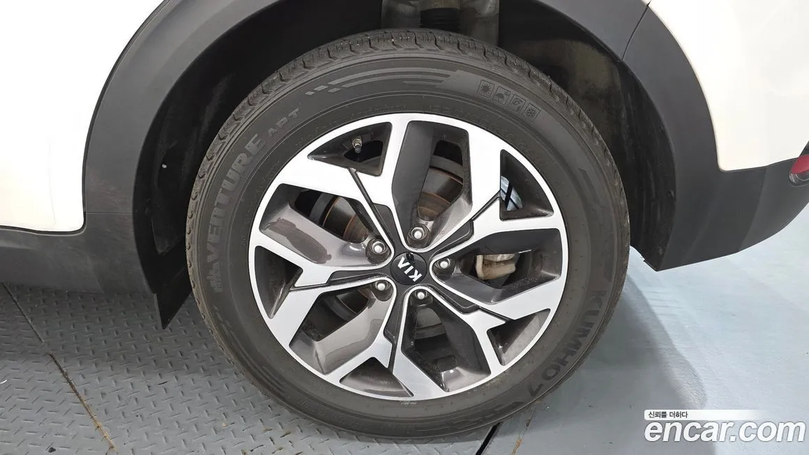 Kia Sportage — фото 8