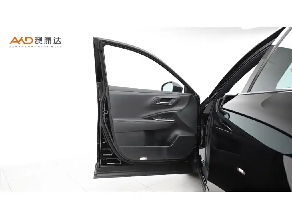 Toyota Crown SportCross 2024 из CN, фото 6