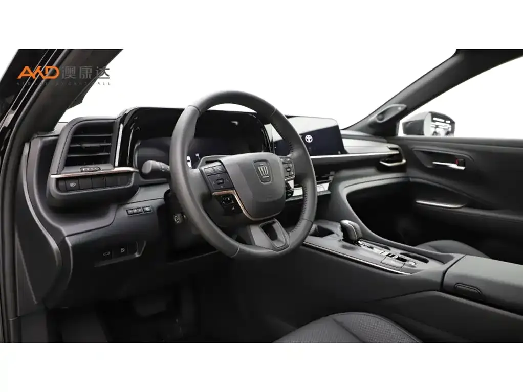 Toyota Crown SportCross 2024 из CN, фото 2