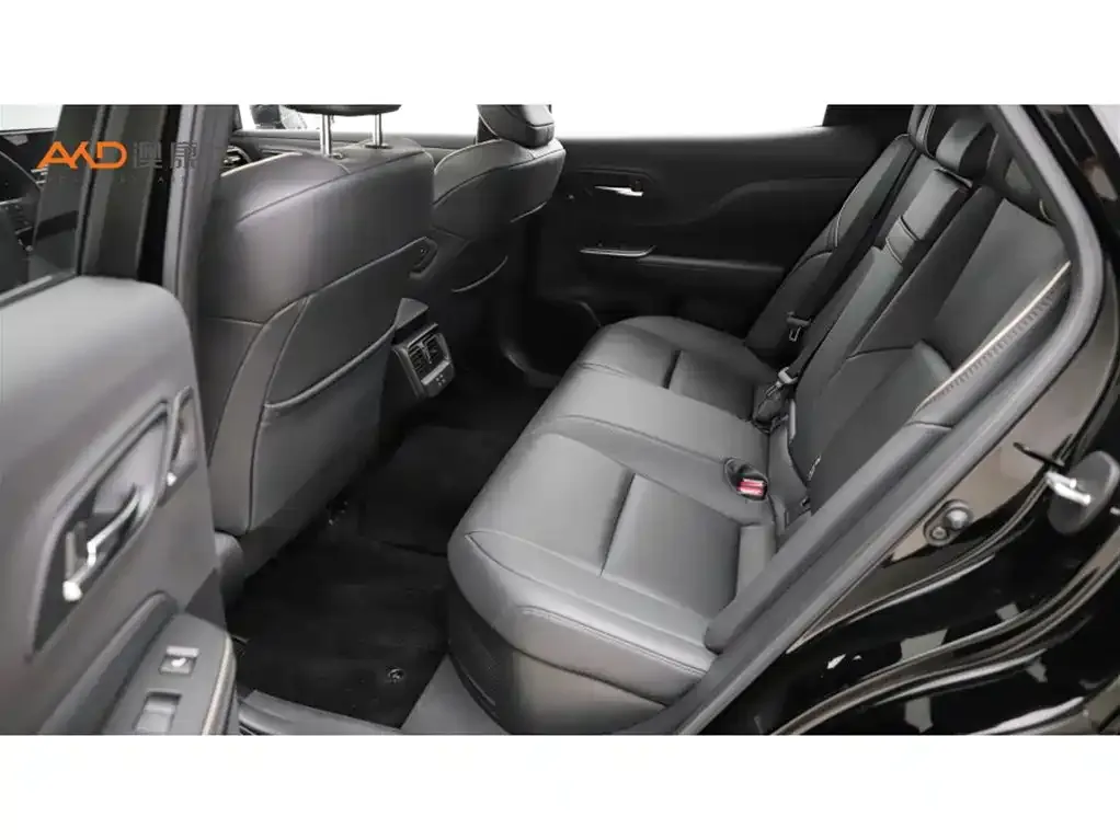 Toyota Crown SportCross 2024 из CN, фото 5