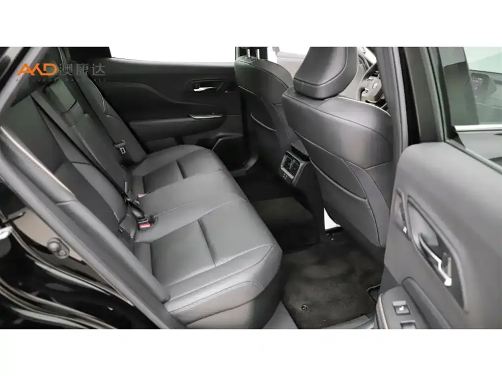 Toyota Crown SportCross 2024 из CN, фото 9