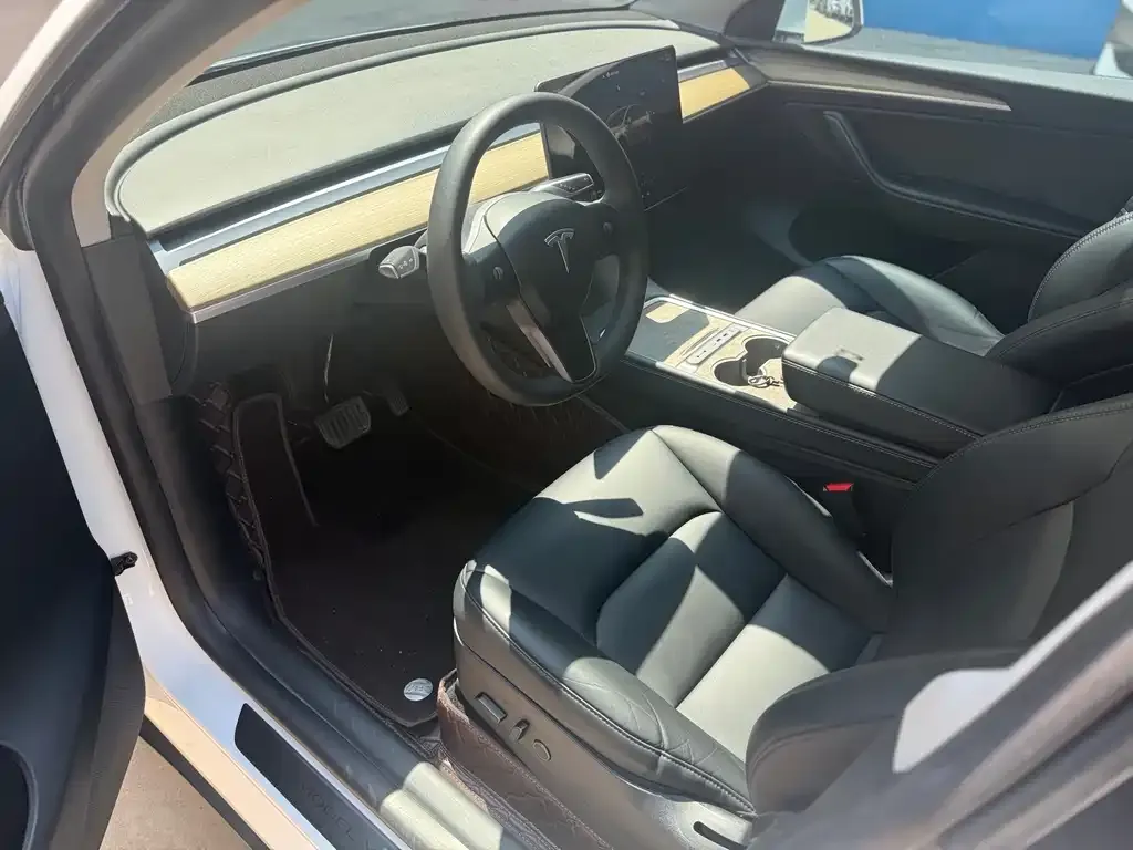 Tesla Model Y — фото 3