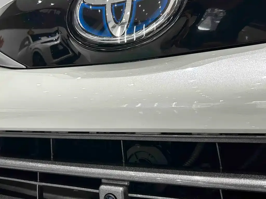 Toyota Sienna — фото 10