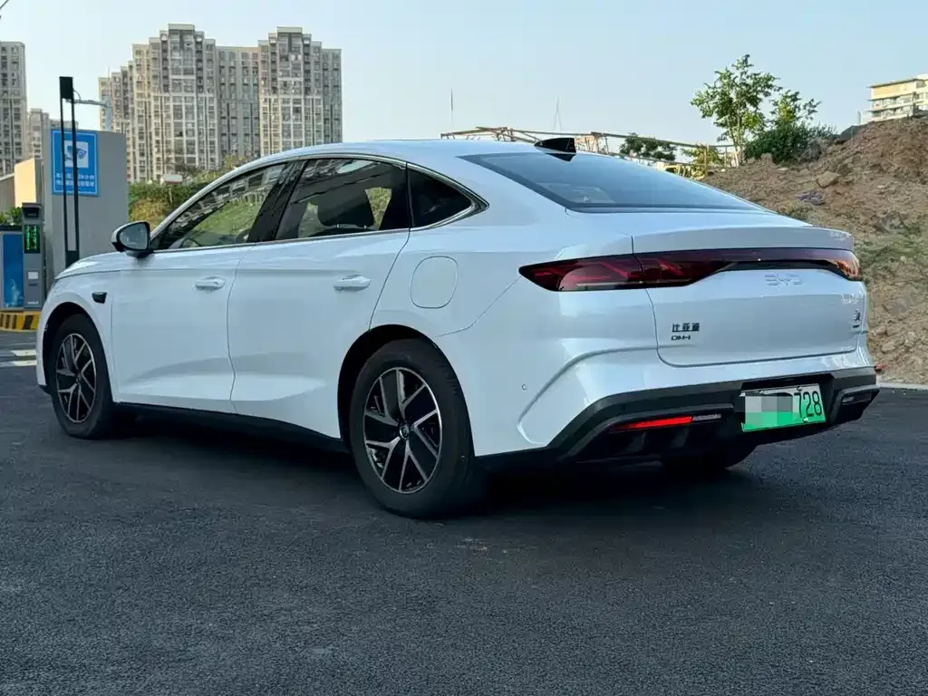 BYD Qin L — фото 7