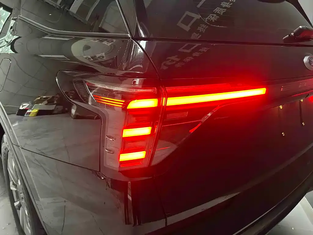 Ford Edge — фото 7