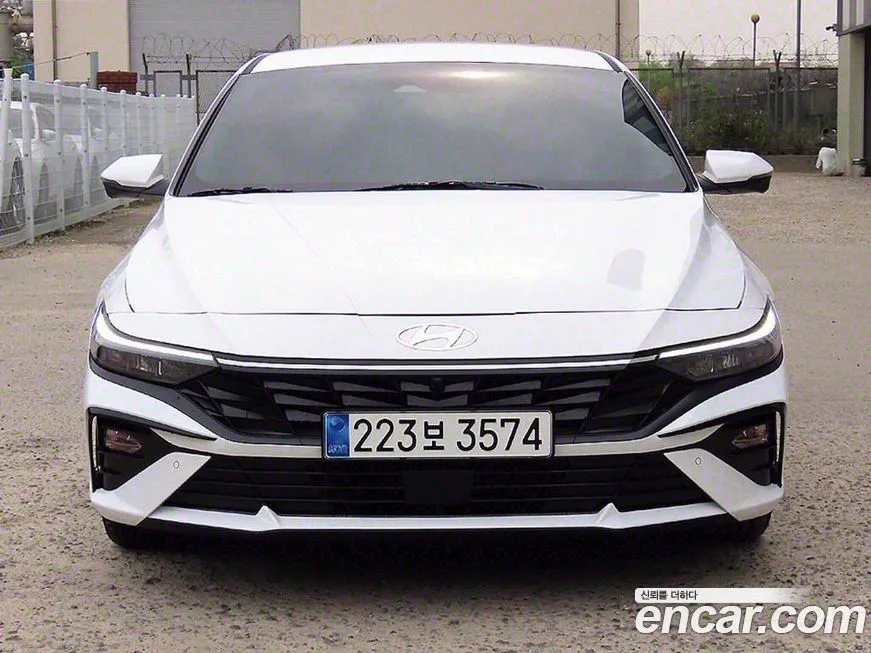 Hyundai AVANTE — фото 1