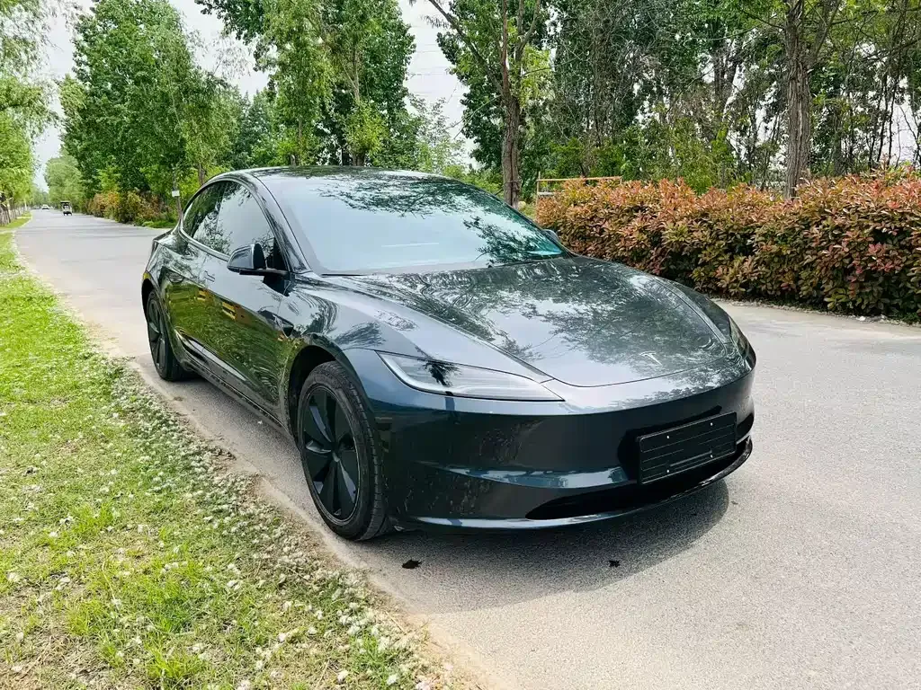 Tesla Model 3 — фото 9