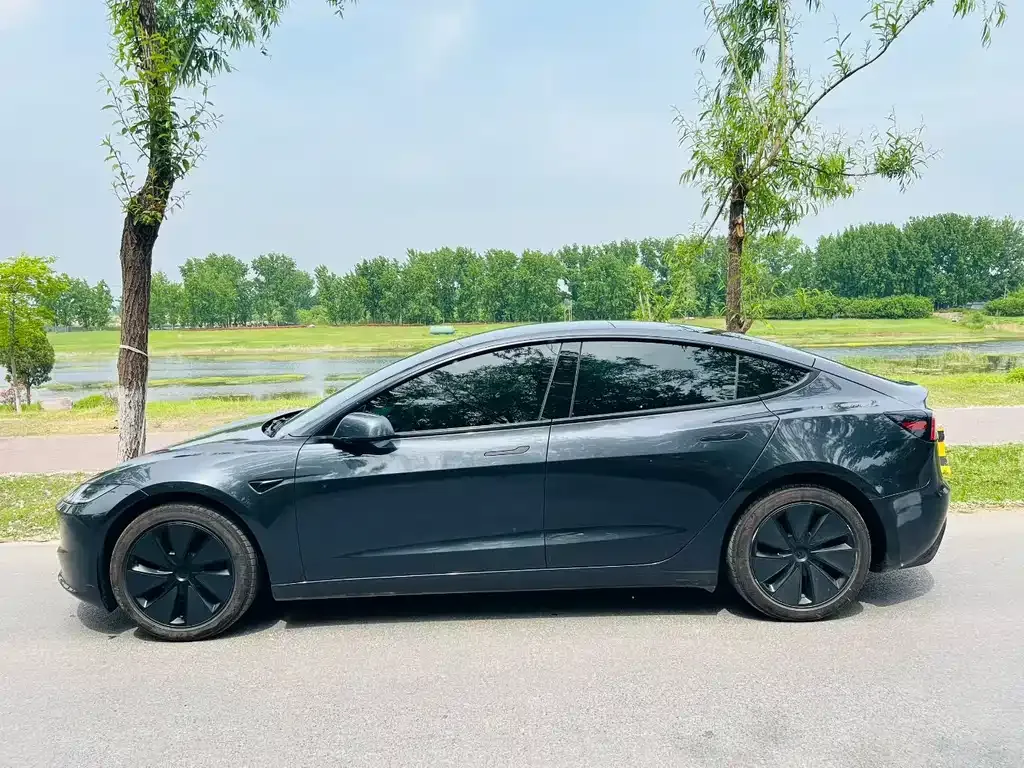 Tesla Model 3 — фото 7