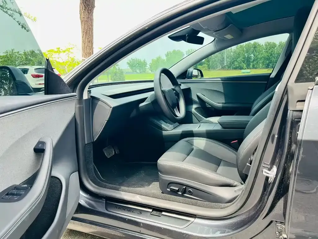 Tesla Model 3 — фото 6