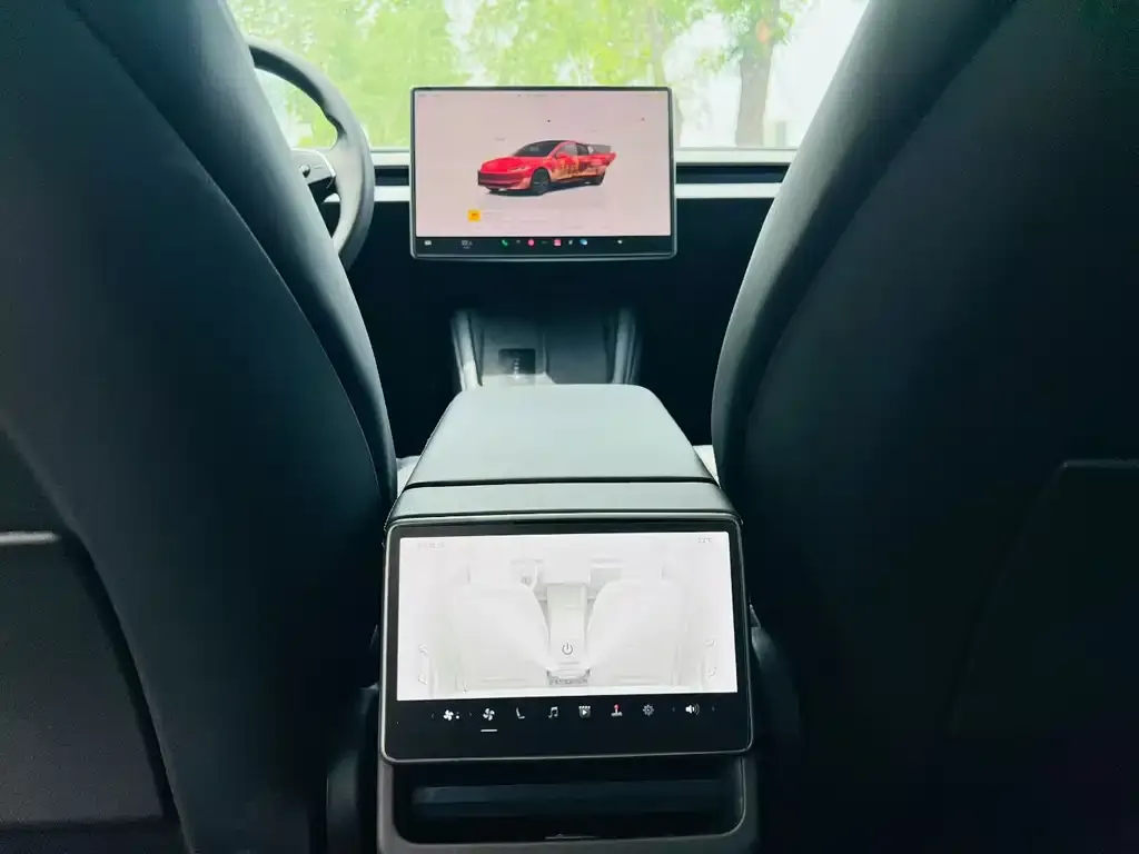 Tesla Model 3 — фото 2