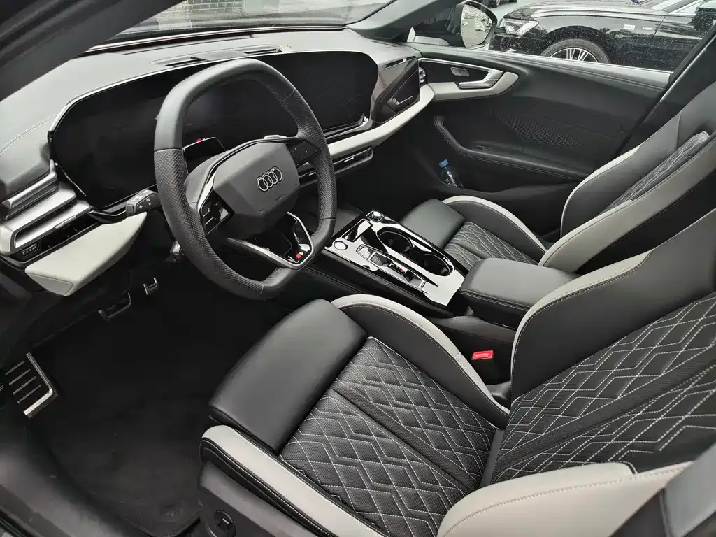 Audi A5L — фото 2