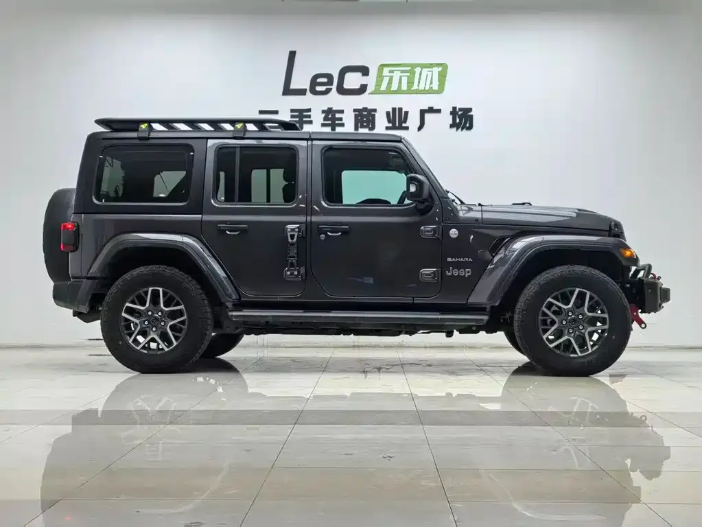 Jeep Wrangler — фото 9
