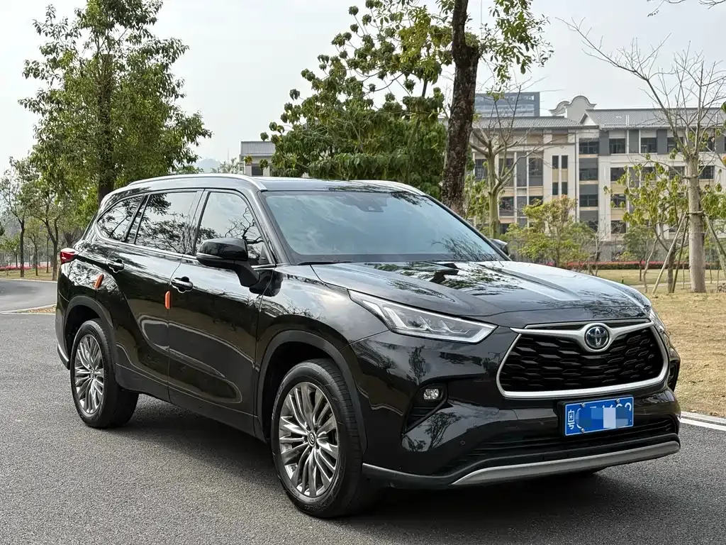 Toyota Highlander — фото 5