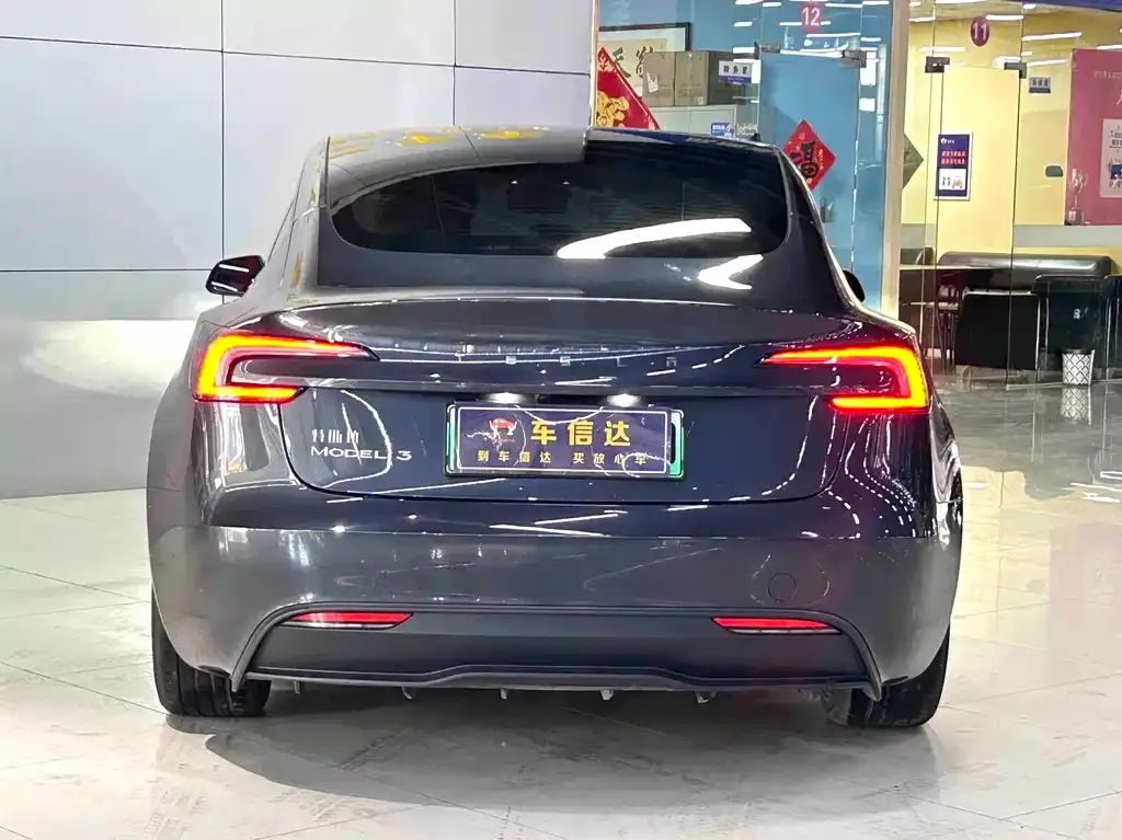 Tesla Model 3 — фото 3