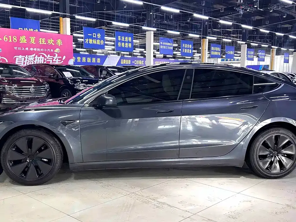 Tesla Model 3 — фото 10