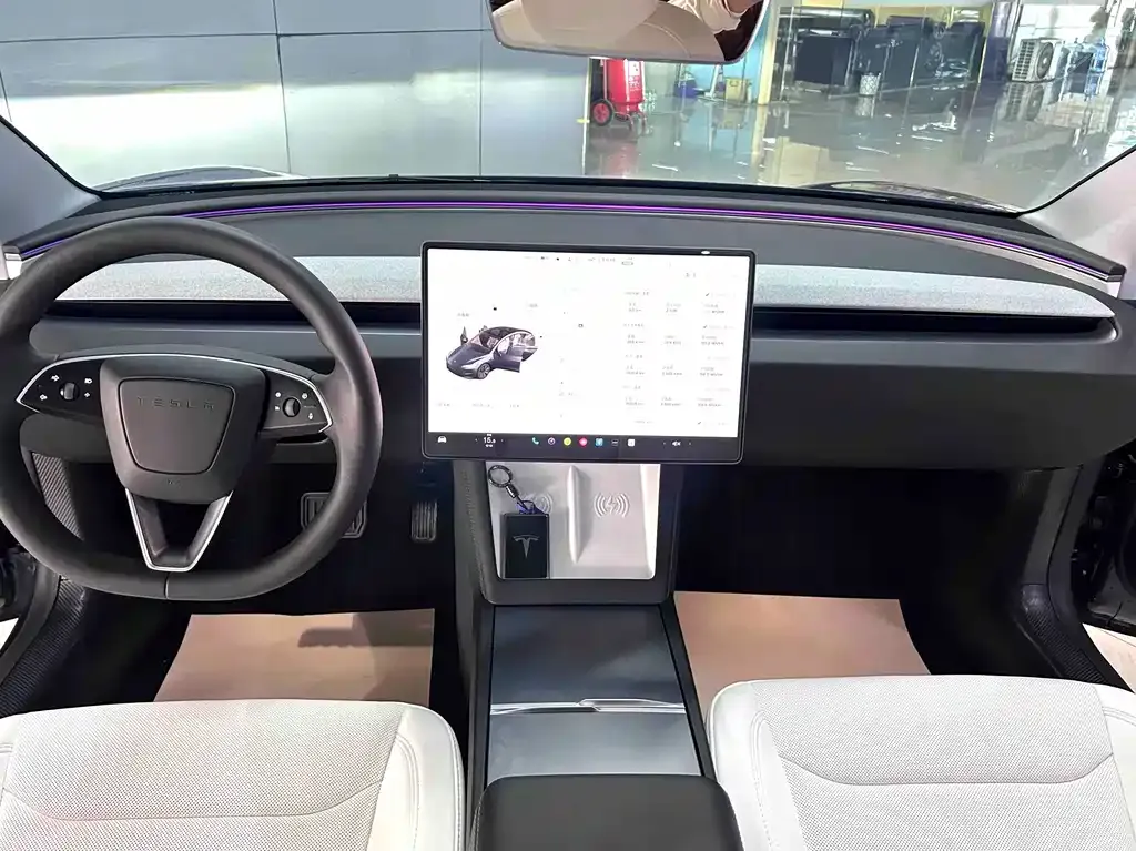 Tesla Model 3 — фото 8