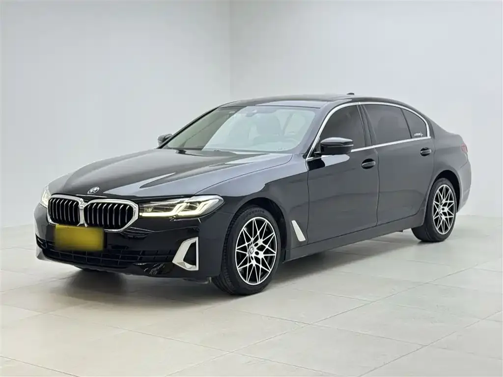 BMW 5 Series — фото 1