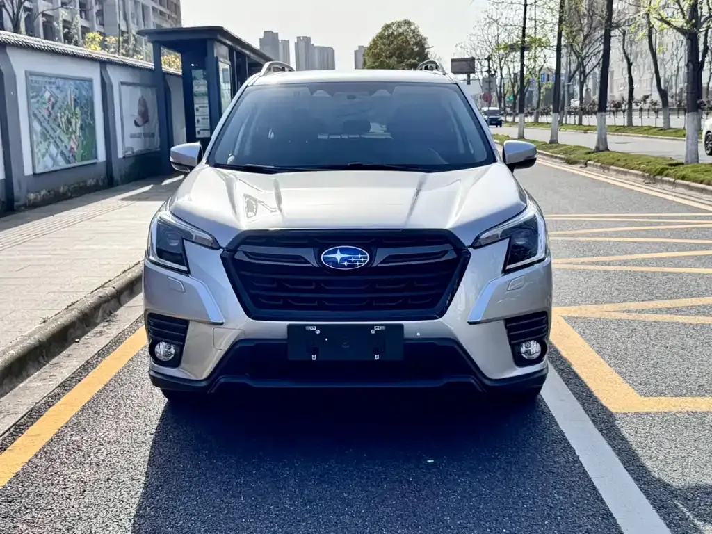 Subaru Forester — фото 4