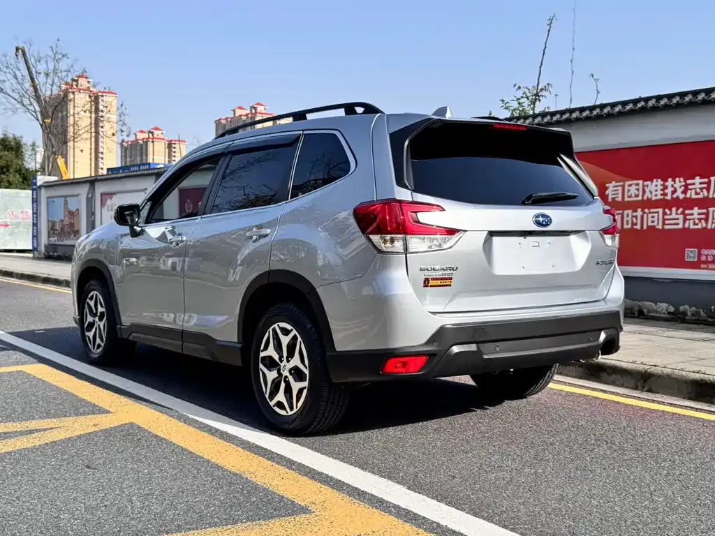 Subaru Forester — фото 9