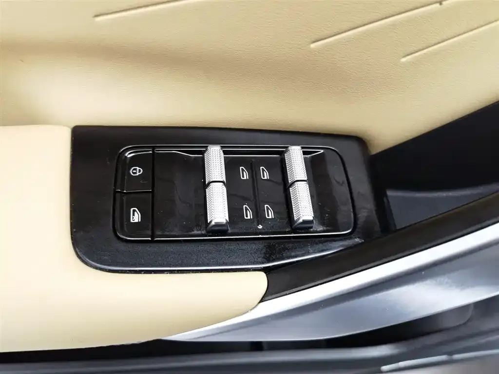 Geely Boyue L 2023 из CN, фото 4