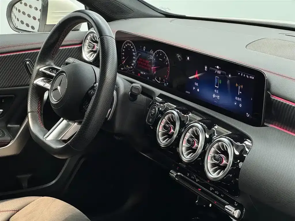Mercedes-Benz A-Class — фото 10