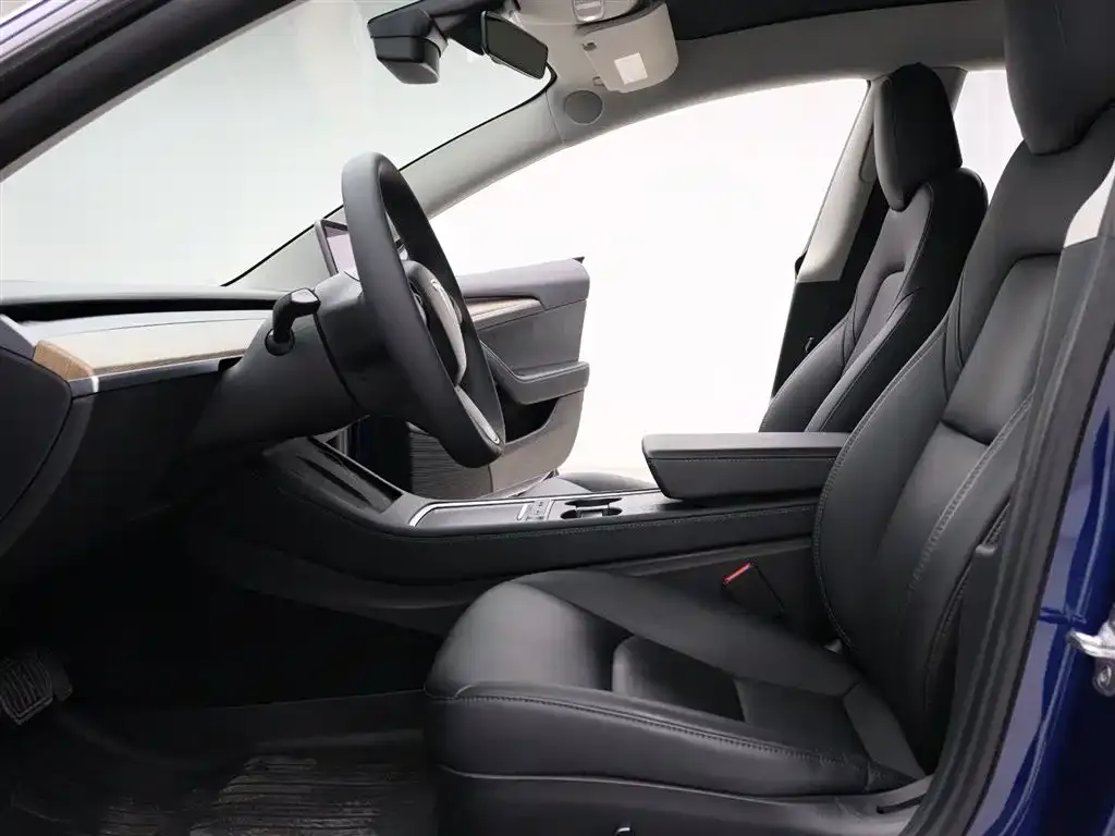 Tesla Model 3 — фото 2
