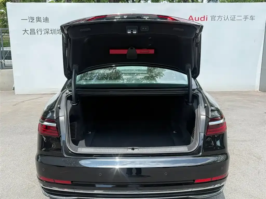 Audi A8 — фото 3