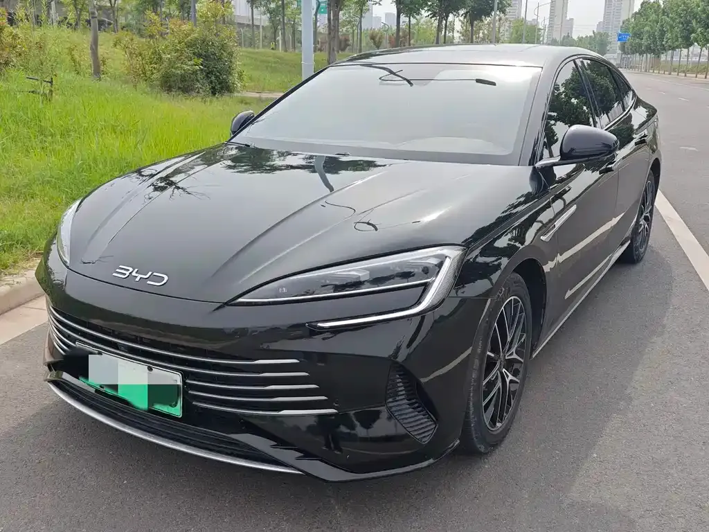 BYD Seal — фото 1