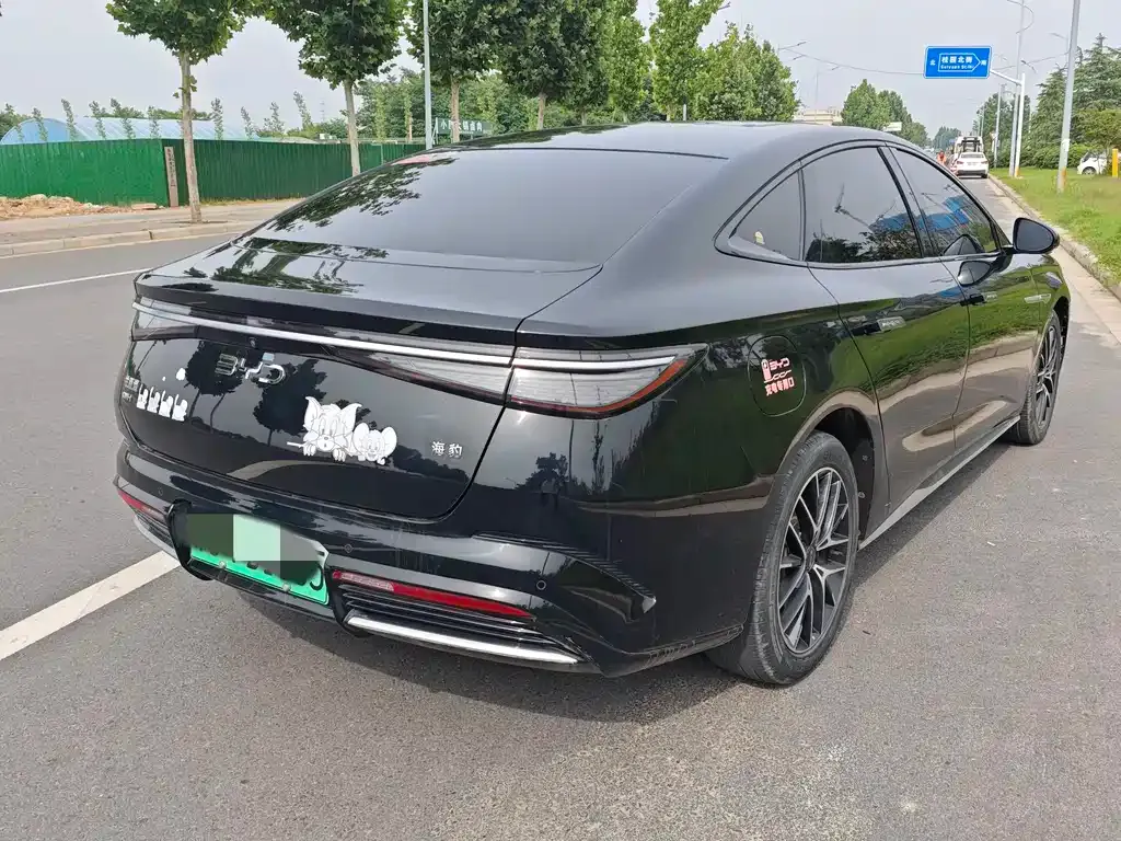 BYD Seal — фото 3