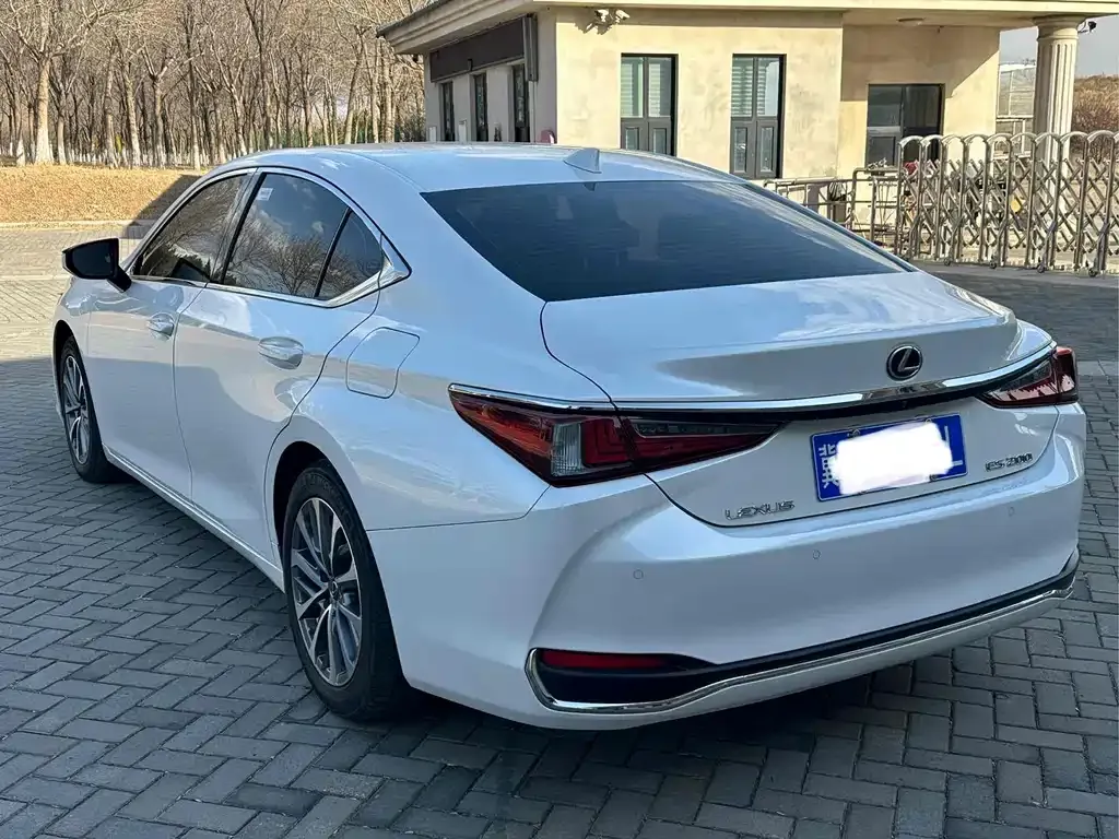 Lexus ES — фото 6
