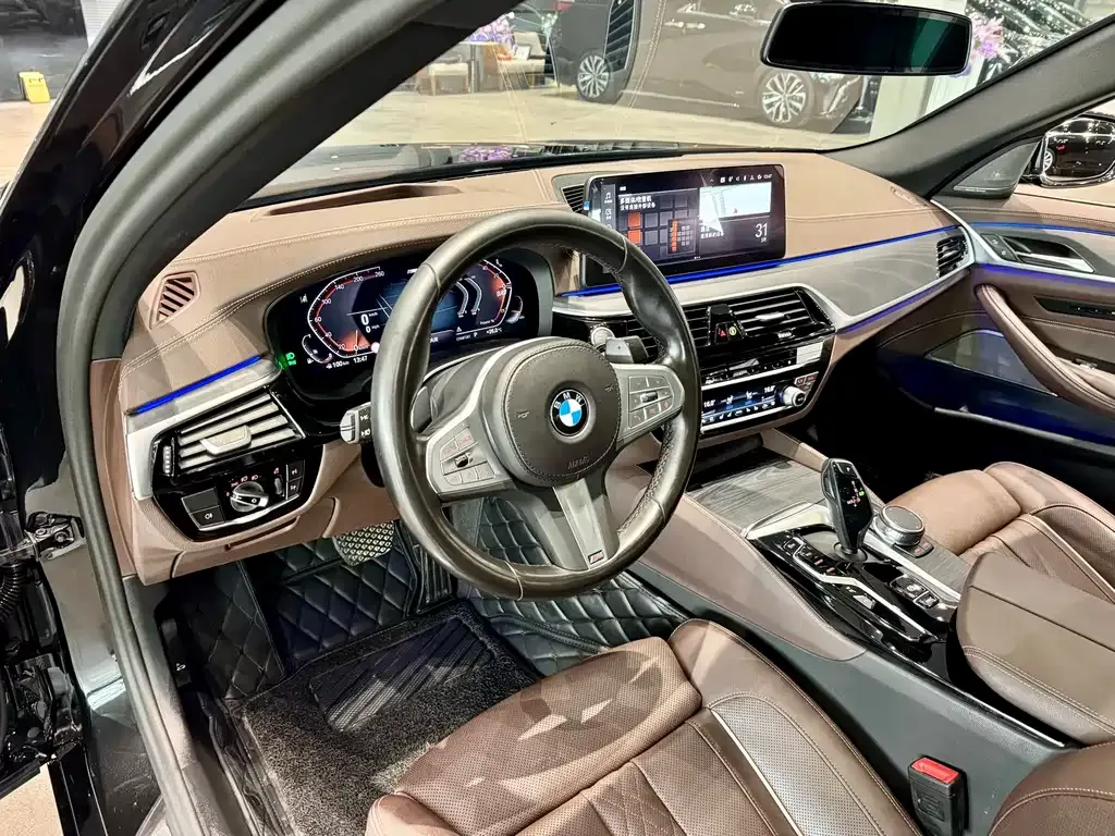 BMW 5 Series — фото 4