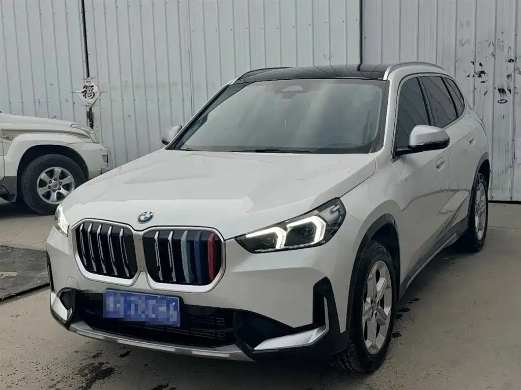 BMW X1 — фото 1
