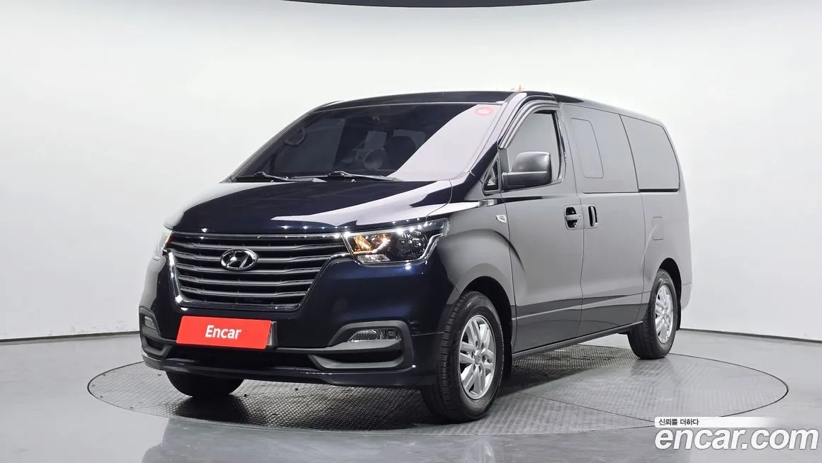 Hyundai Starex — фото 1
