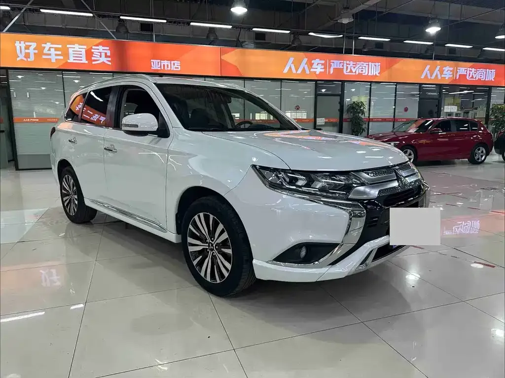 Mitsubishi Outlander — фото 7
