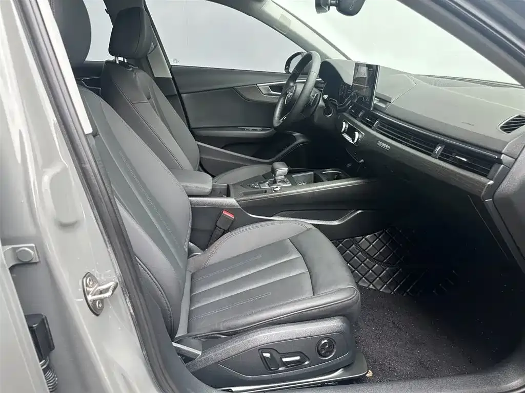 Audi A4 (Import) 2021 из CN, фото 2