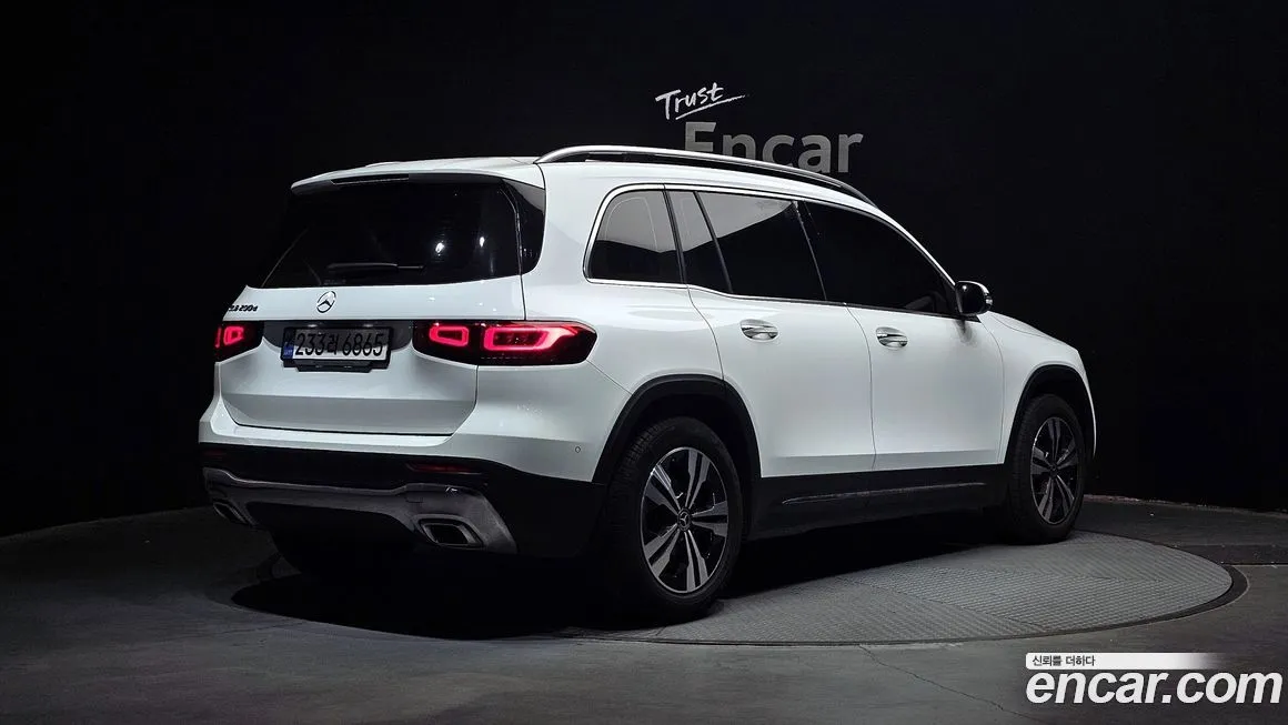 Mercedes-Benz GLB-Class — фото 8