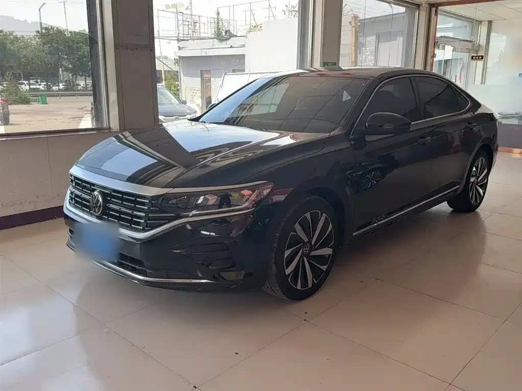 Volkswagen Passat — фото 1