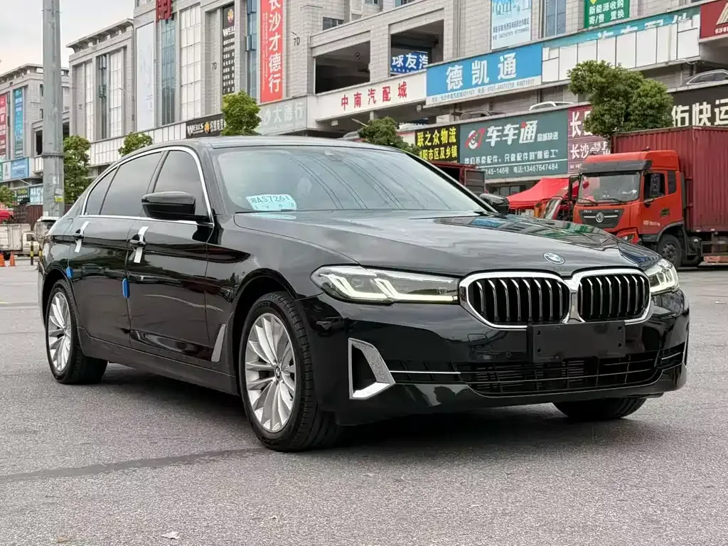BMW 5 Series — фото 4
