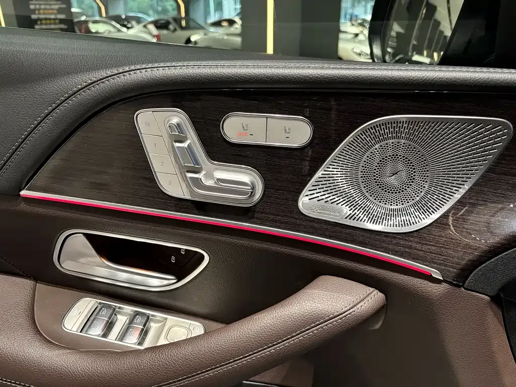 Mercedes-Benz GLS — фото 10
