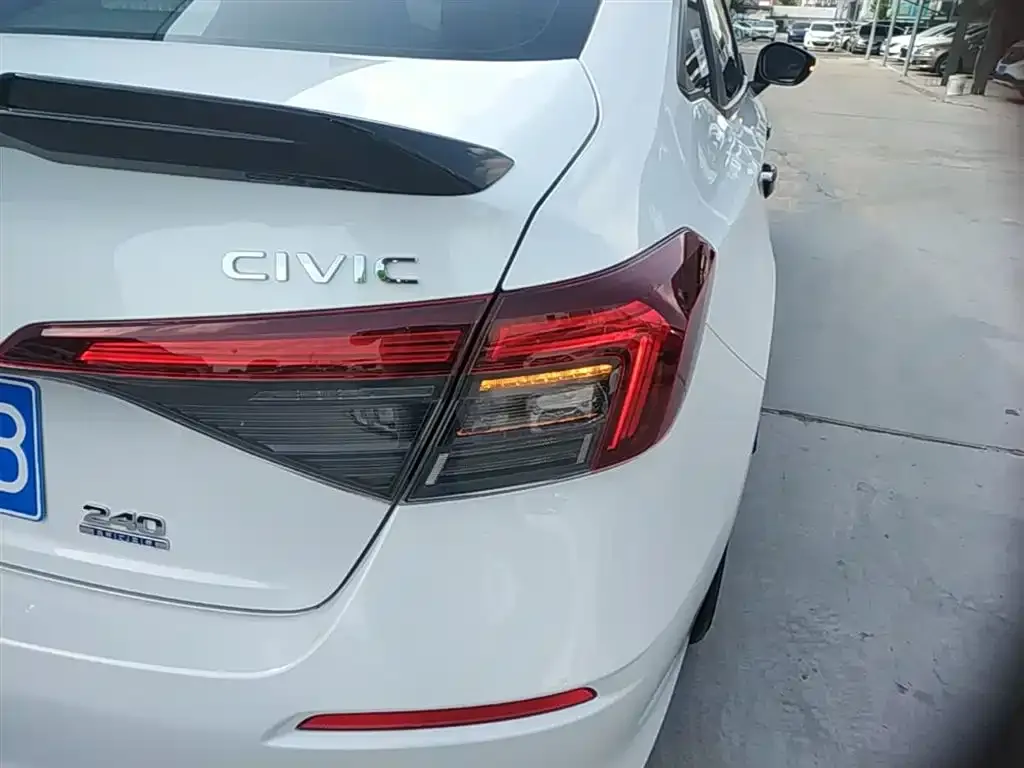 Honda Civic — фото 10