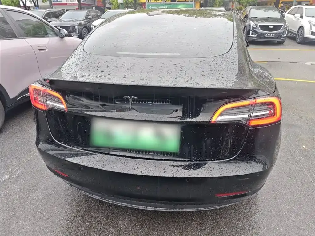 Tesla Model 3 — фото 9
