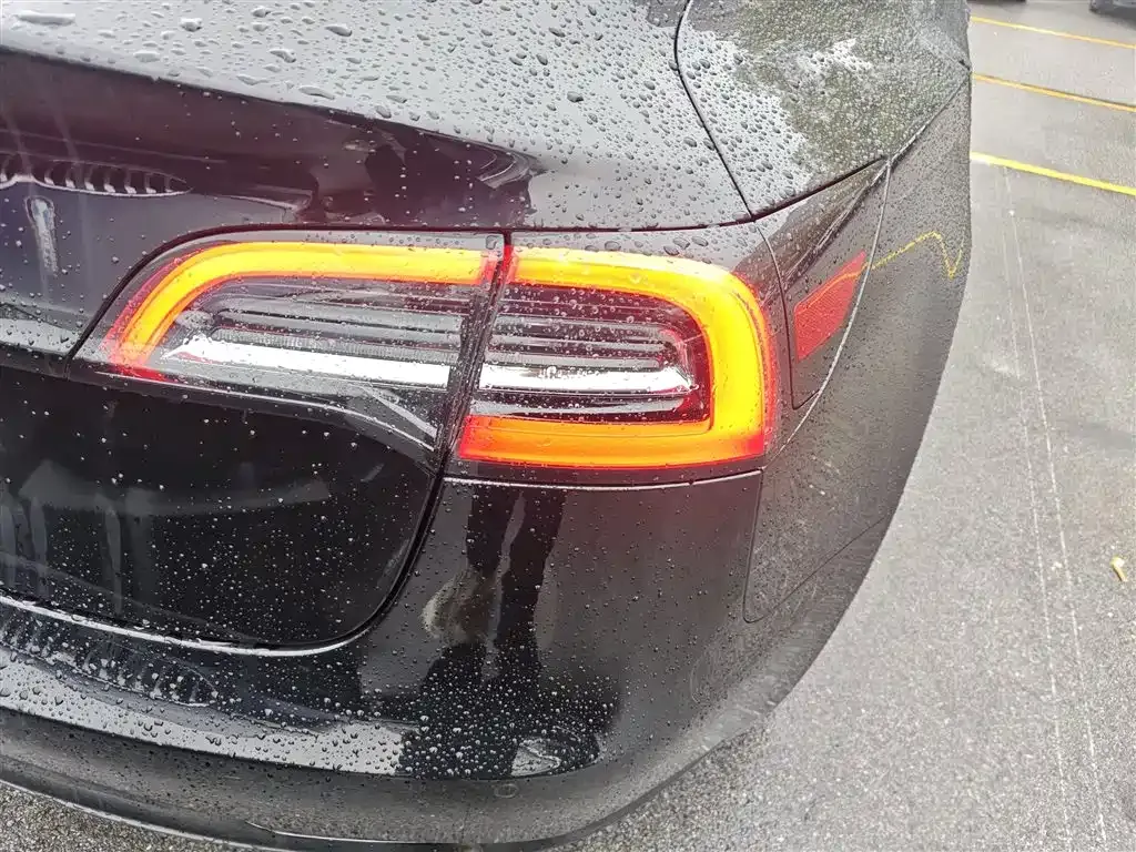 Tesla Model 3 — фото 3