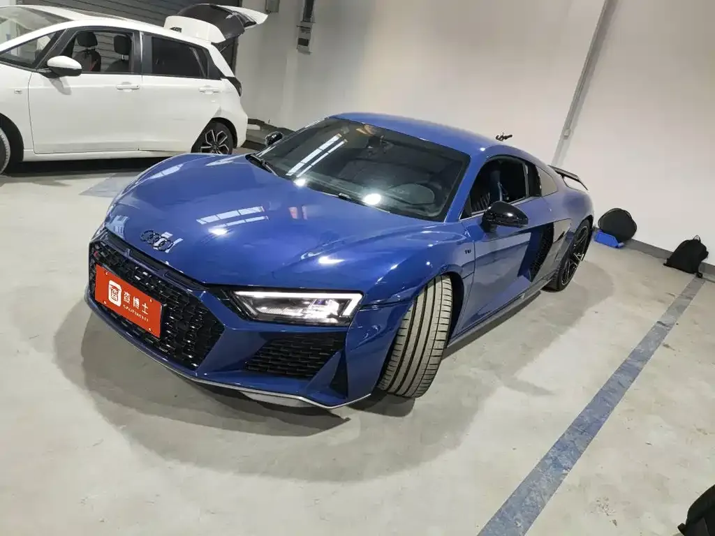 Audi R8 — фото 1
