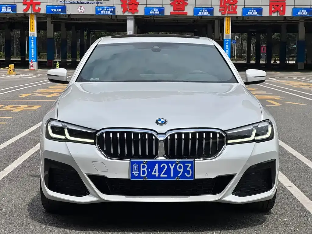 BMW 5 Series — фото 5