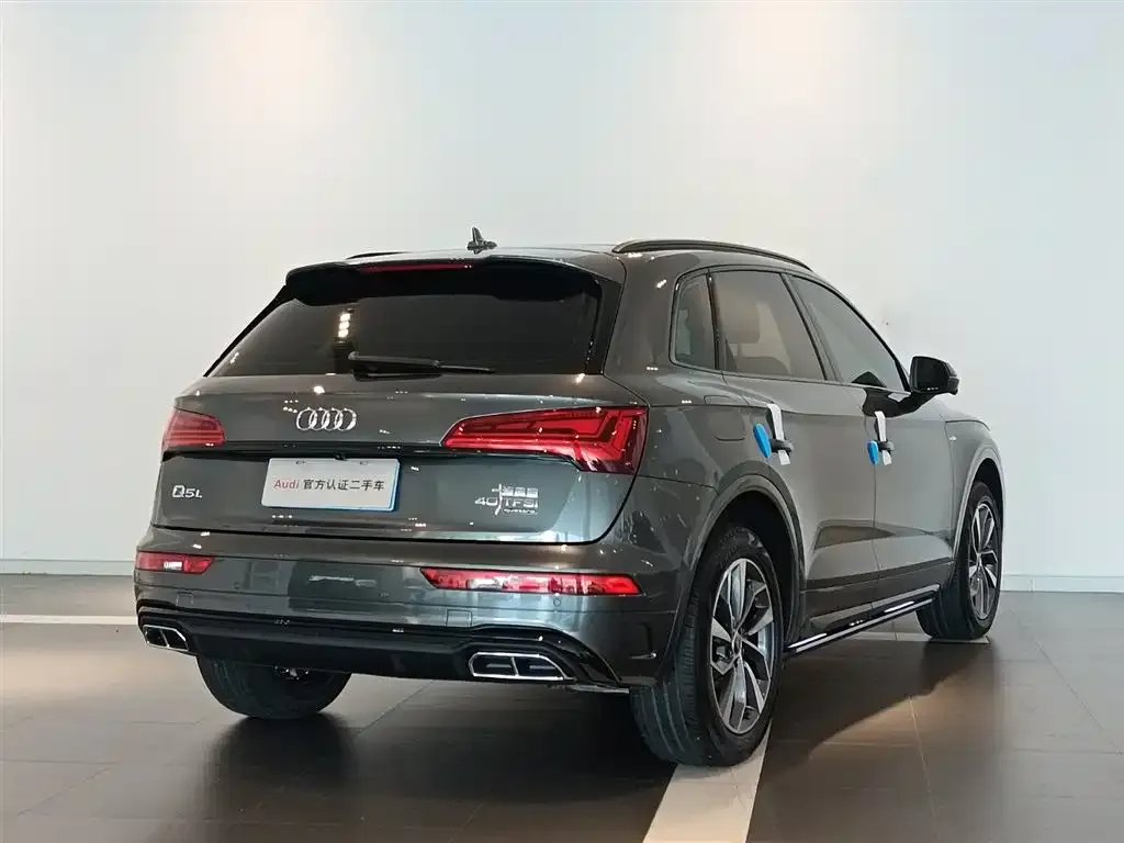 Audi Q5L — фото 6