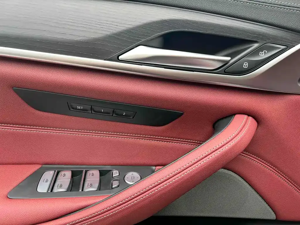 BMW 5 Series — фото 5