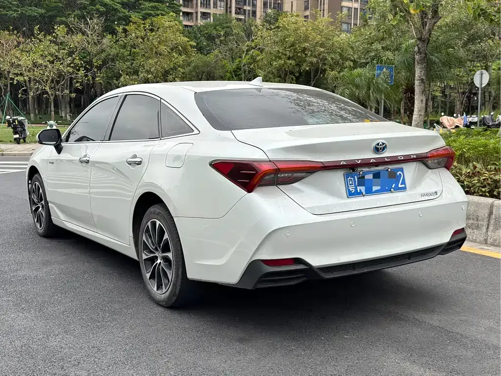 Toyota Avalon — фото 10