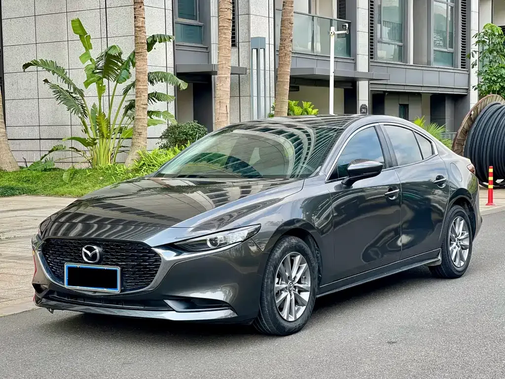 Mazda 3 Axela — фото 1